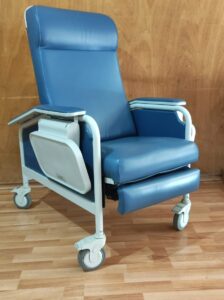 SILLON RECLINABLE PARA DONACION MARCA WINCO  "Seminuevo" - Imagen 4