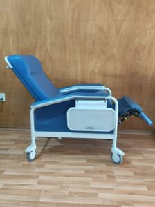 SILLON RECLINABLE PARA DONACION MARCA WINCO  "Seminuevo" - Imagen 2